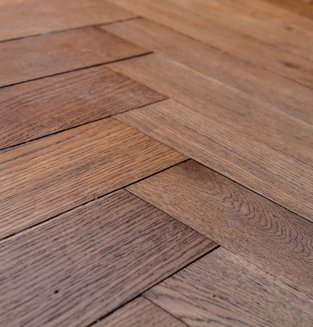 Dunkelbrauner Parkettboden | Handwerkerservice Geltser | Schleswig